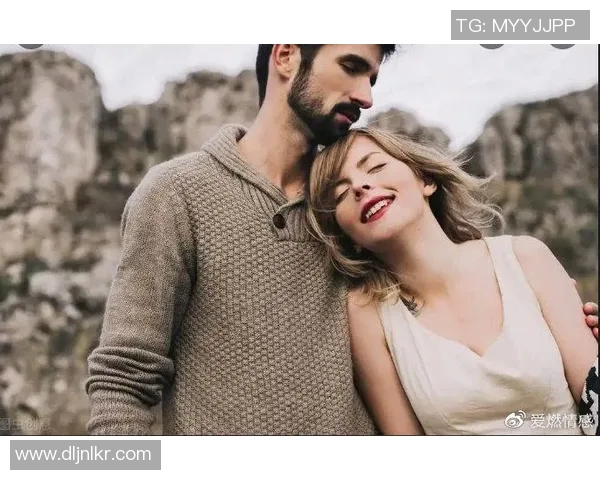 足球明星妻子被曝养小三内幕真相引发热议球迷热议背后故事